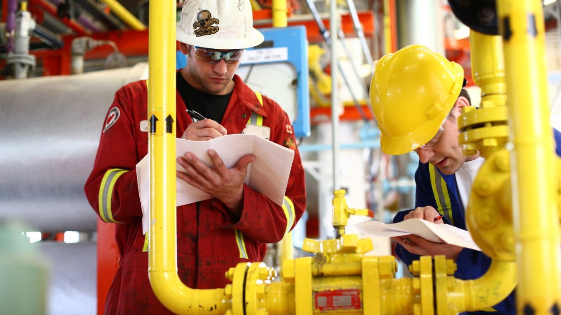 How can oil and gas equipment rental be a cost-effective strategy for businesses